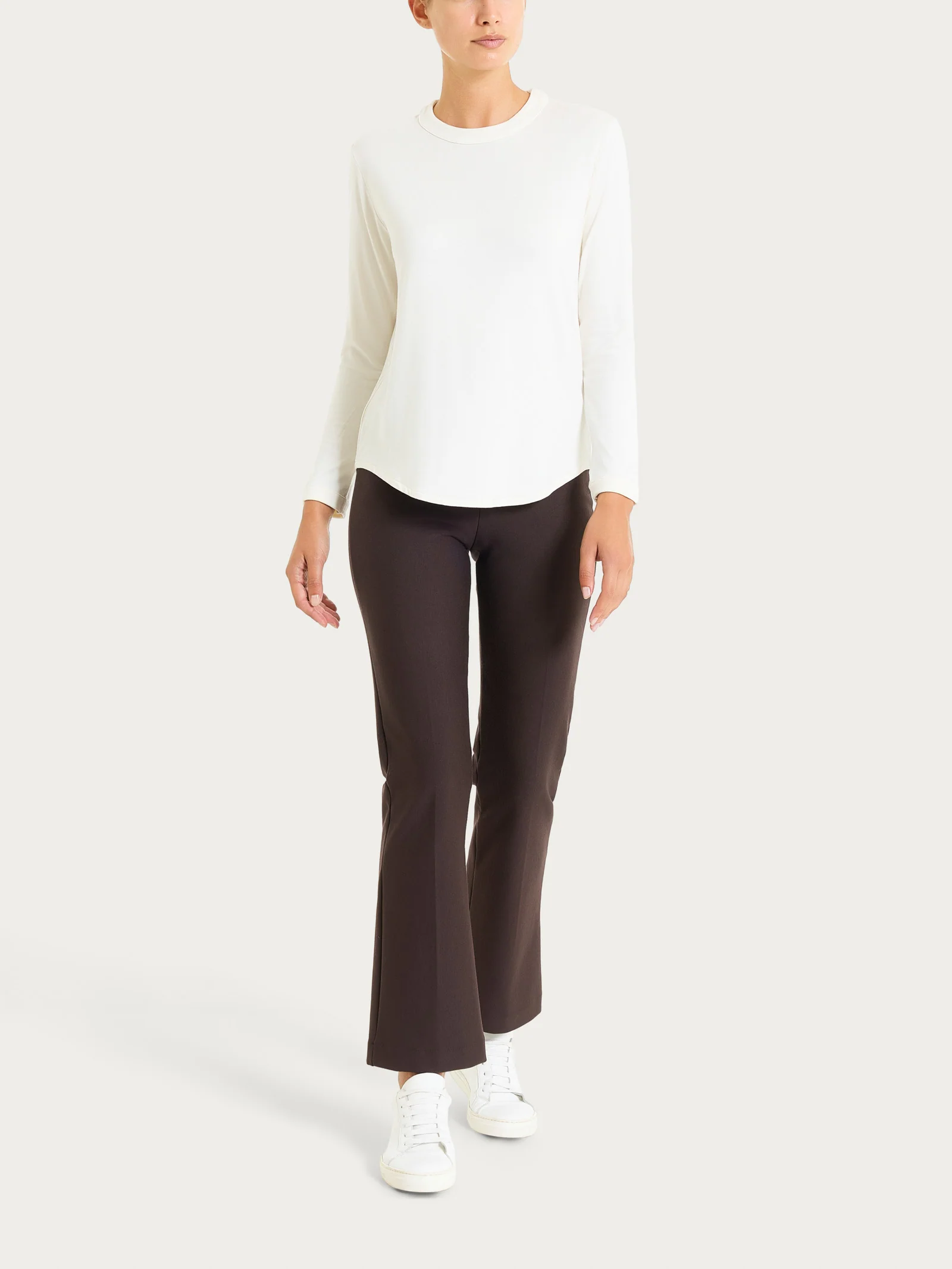 Maglietta a girocollo chiuso in Eco Viscosa - Avorio - Image 4