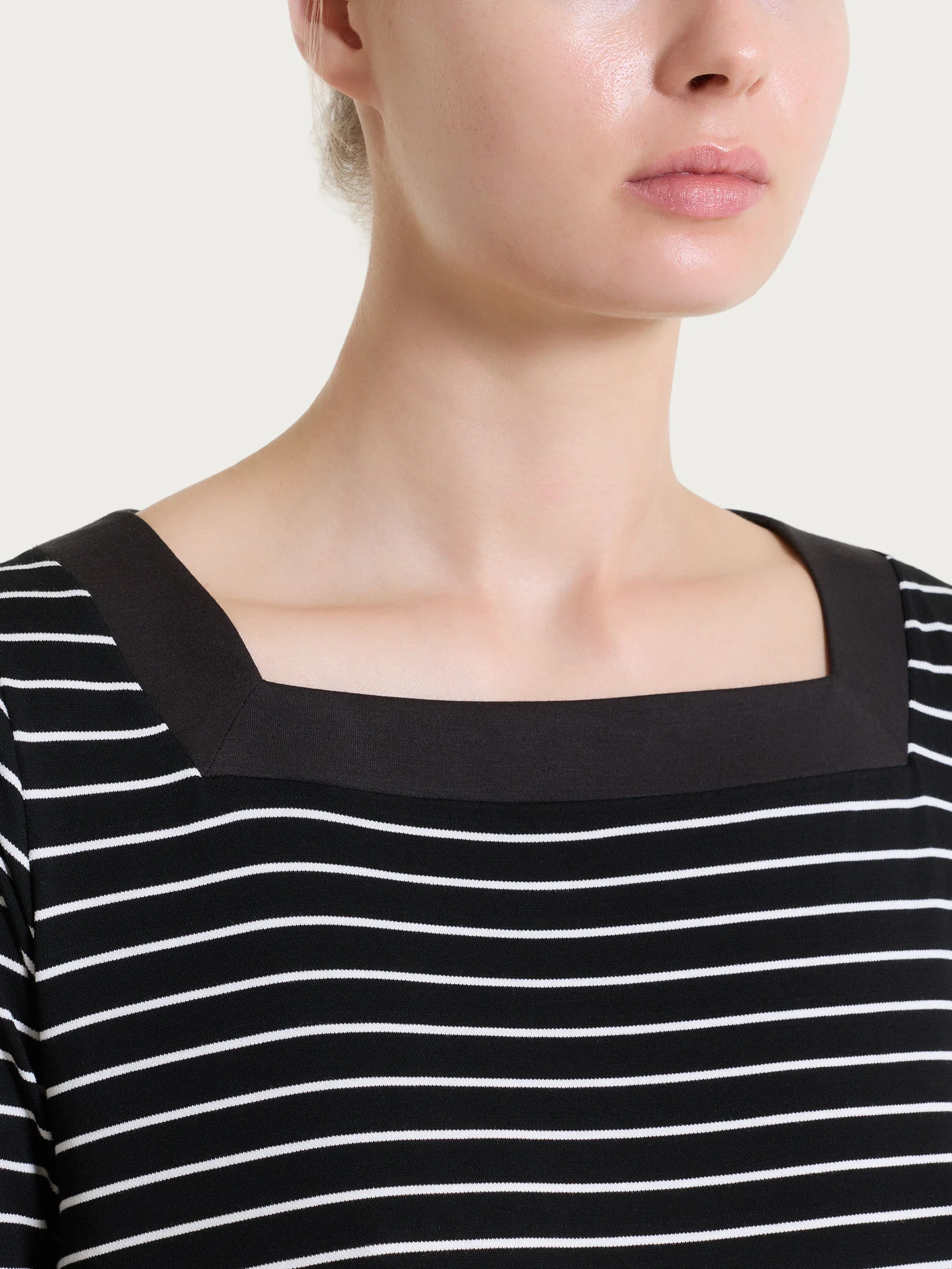 Maglietta a righe con collo squadrato in Summer Light Piquet - Fant.Nero - Image 3