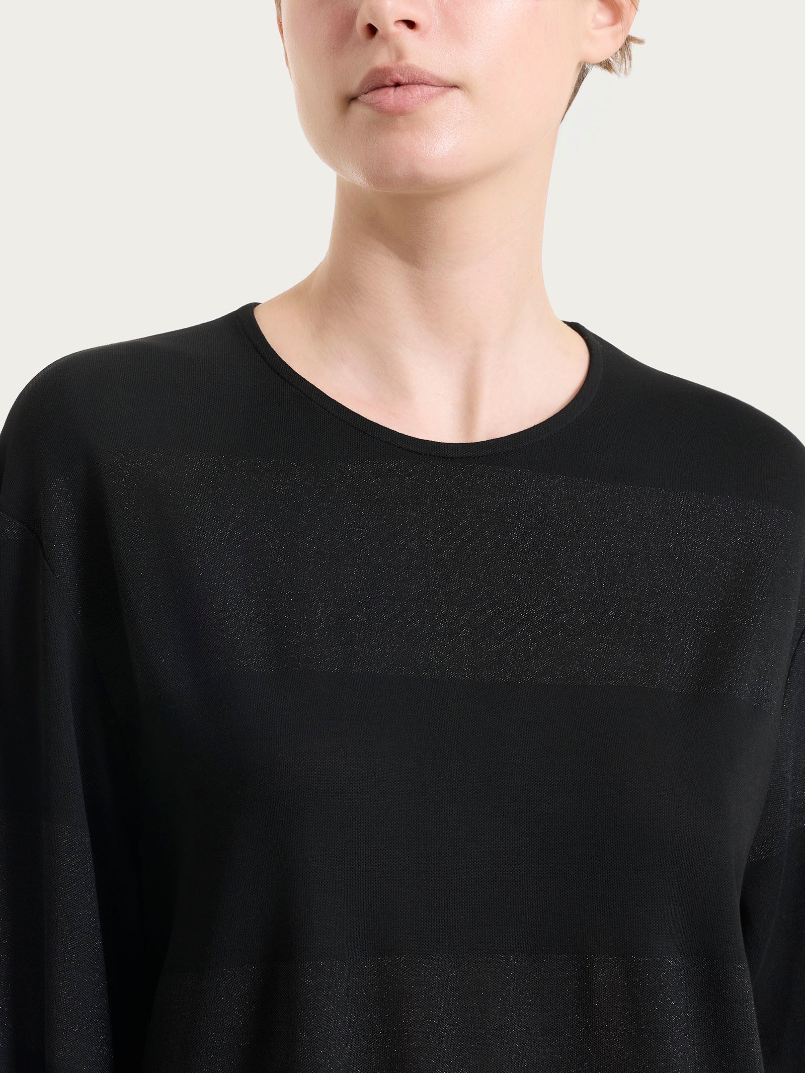 Maglietta girocollo con macro righe in Summer Light e Lurex - Fant.Nero - Image 4